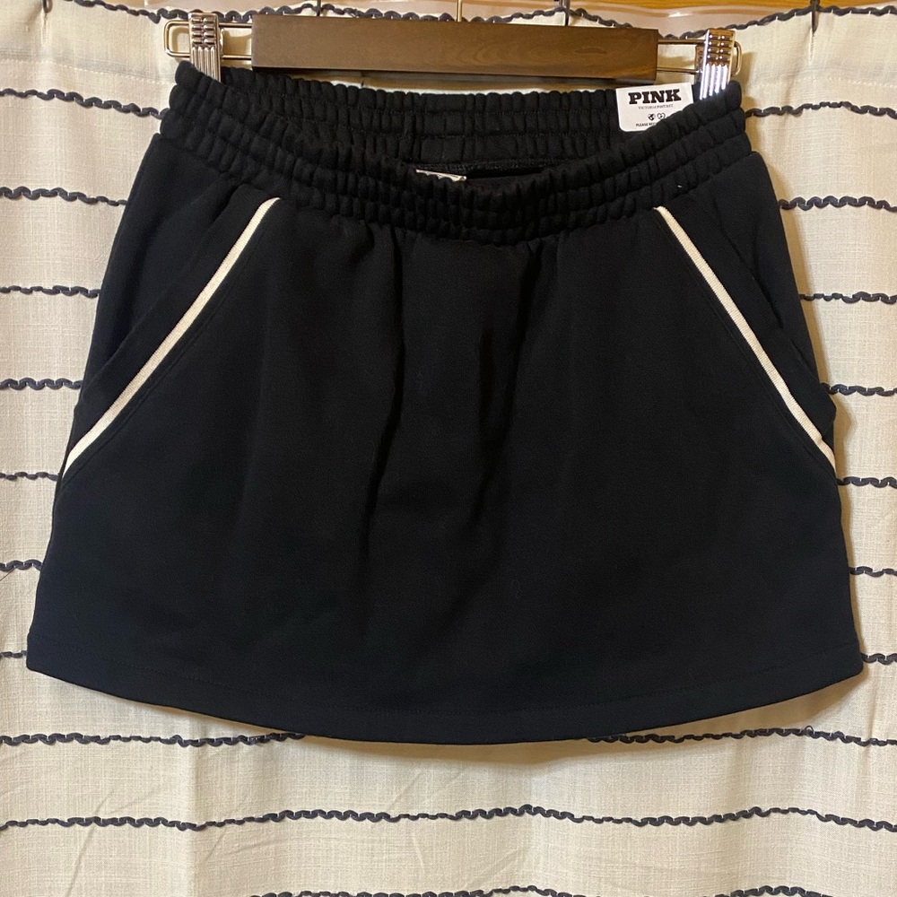 PINK Victoria's Secret Black Fleece Skorts